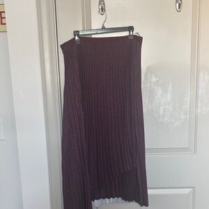 Babaton by Aritzia pleated maxi skirt SZ XL